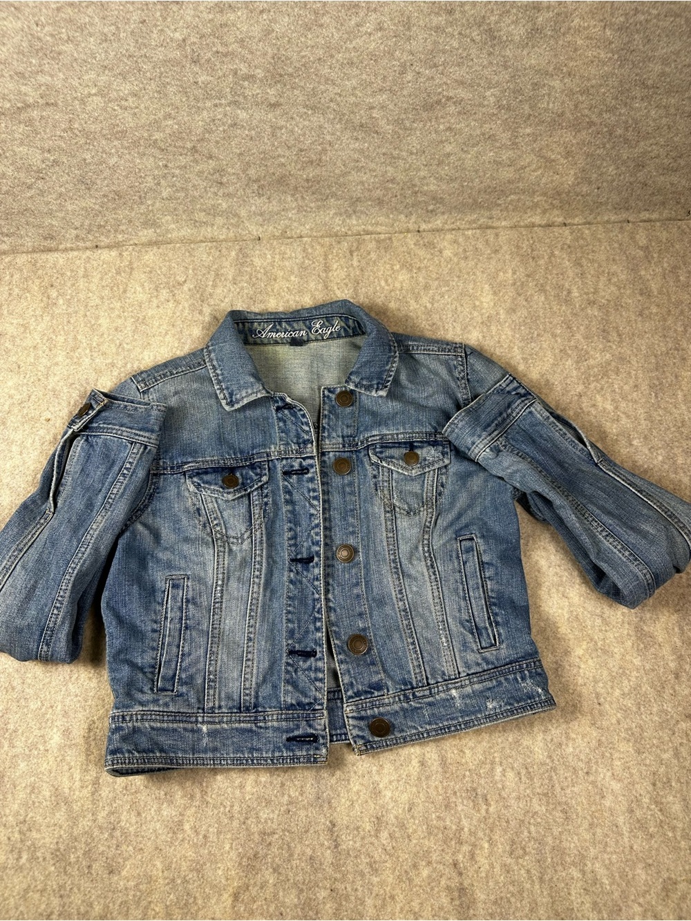 American Eagle Women’s Medium Denim Jacket / Y2K / Fitted Cropped Jean Jacket
